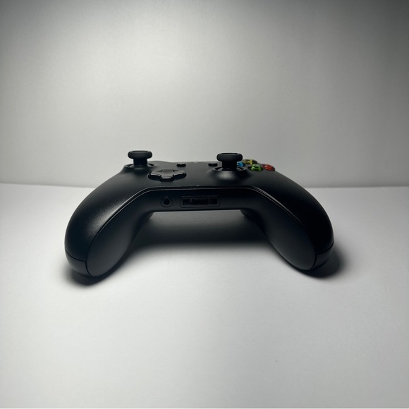 Xbox Wireless Controller - Picture 8 of 9